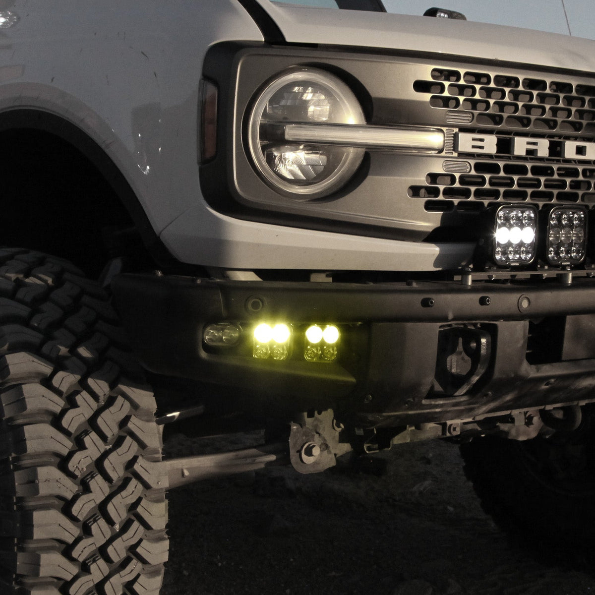 DURA PRO 2 Dual-Action LED Driving Light with DRL – DURA2 DL4CBSYKIT lifestyle (Vision X Lighting DURA2-DL2CB)